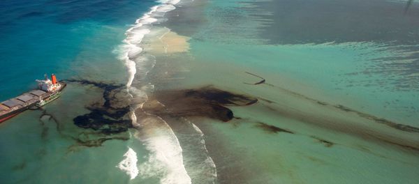 Bulk carrier ship MV Wakashio, that ran aground on a reef, at Riviere des Creoles, Mauritius Bulk carrier ship MV Wakashio, that ran aground on a reef, at Riviere des Creoles, Mauritius - Sputnik International