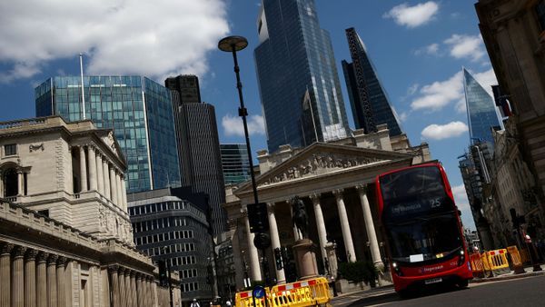 A bus drives on an almost empty street, following the outbreak of the coronavirus disease (COVID-19), in the financial district of London, Britain July 17, 2020.  - Sputnik International