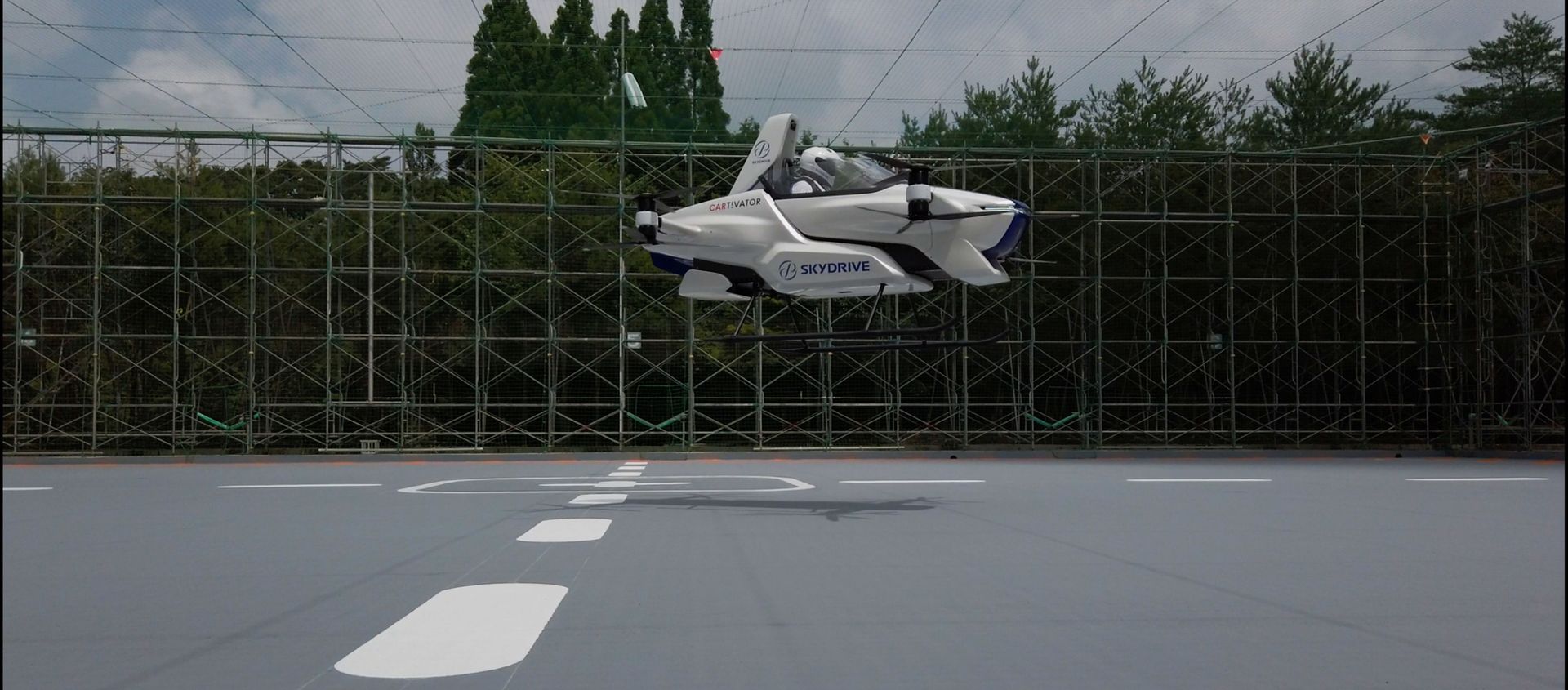 A manned flying car SD-03 is seen during a test flight session at Toyota test field in Toyota, central Japan, in this handout photo taken in August 2020 and released by SkyDrive/CARTIVATOR 2020, and obtained by Reuters August 29, 2020. SkyDrive/CARTIVATOR 2020 A manned flying car SD-03 is seen during a test flight session at Toyota test field in Toyota, central Japan, in this handout photo taken in August 2020 and released by SkyDrive/CARTIVATOR 2020, and obtained by Reuters August 29, 2020. SkyDrive/CARTIVATOR 2020 - Sputnik International, 1920, 29.08.2020