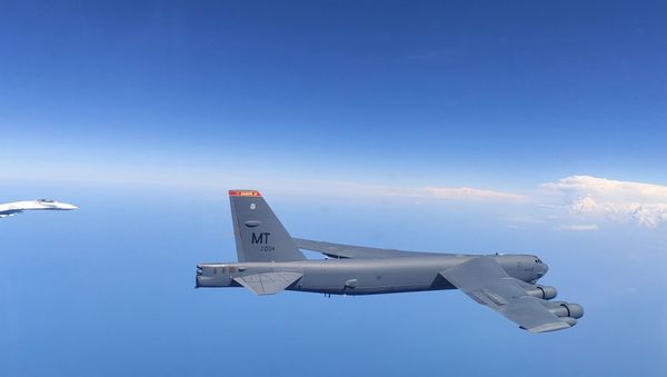 Russian Fighters Scrambled to Intercept US Bomber B-52H Over Black Sea  - Sputnik International
