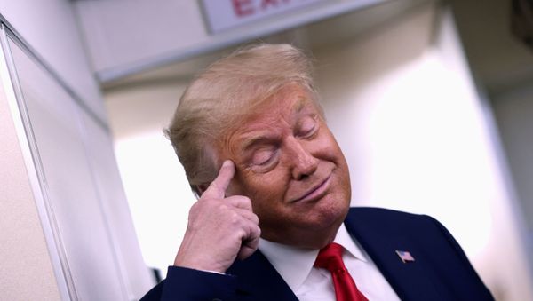 U.S. President Donald Trump talks to reporters on aboard Air Force One as he returns from New Hampshire to Washington, U.S August 28, 2020. - Sputnik International