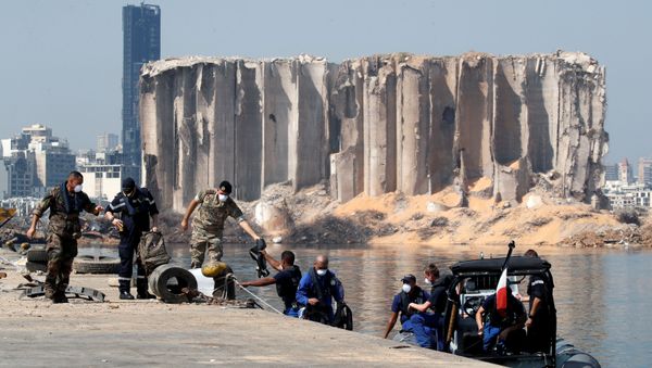Lebanese army members stand near the damaged grain silo at site of the massive blast in Beirut's port area, in Beirut, Lebanon, August 31, 2020 - Sputnik International