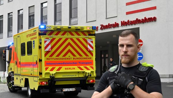 This file photo taken on August 22, 2020 shows a German army ambulance presumably carrying Russian opposition figure Alexei Navalny arriving to Berlin's Charite hospital, where Navalny will be treated after his medical evacuation to Germany following a suspected poisoning. - Sputnik International
