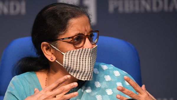 India's Finance Minister Nirmala Sitharaman speaks during a news conference in New Delhi on May 13, 2020. - Indian Prime Minister Narendra Modi unveiled a package worth $266 billion, or about 10 percent of India's GDP, to stimulate the economy.  - Sputnik International