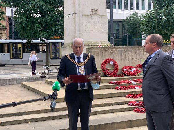 World War II Plaque to Red Army Soldiers Who Died in Leningrad Siege Unveiled in Manchester - Photos World War II Plaque to Red Army Soldiers Who Died in Leningrad Siege Unveiled in Manchester - Photos - Sputnik International