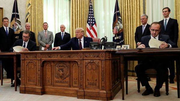 US President Donald Trump With Serbia's President Aleksandar Vucic and Kosovo's Prime Minister Avdullah Hoti  - Sputnik International