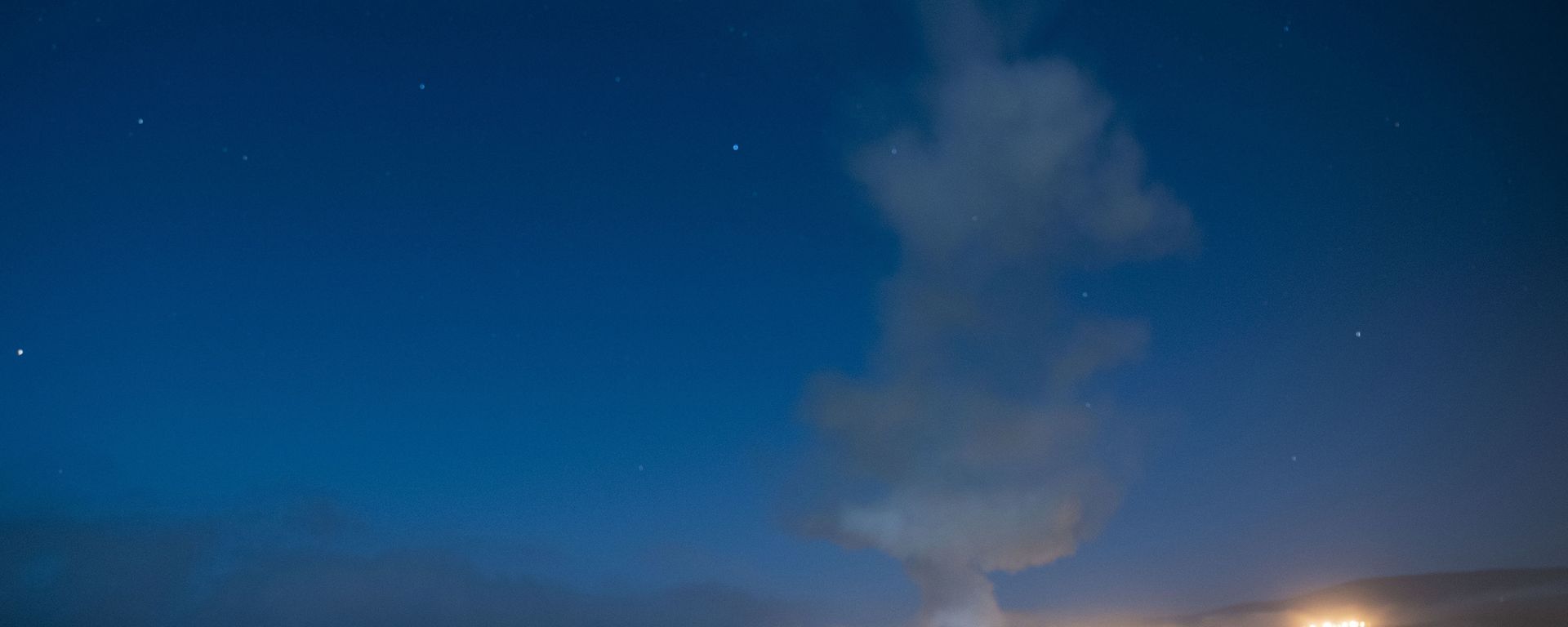 An Air Force Global Strike Command unarmed Minuteman III intercontinental ballistic missile launches during an operational test at 12:21 a.m. Tuesday, Aug. 4, 2020 at Vandenberg Air Force Base, Calif. An Air Force Global Strike Command unarmed Minuteman III intercontinental ballistic missile launches during an operational test at 12:21 a.m. Tuesday, Aug. 4, 2020 at Vandenberg Air Force Base, Calif. - Sputnik International, 1920, 20.10.2021