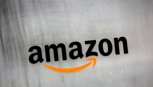 Amazon.com's logo is seen at Amazon Japan's office building in Tokyo, Japan, Aug. 8, 2016. - Sputnik International