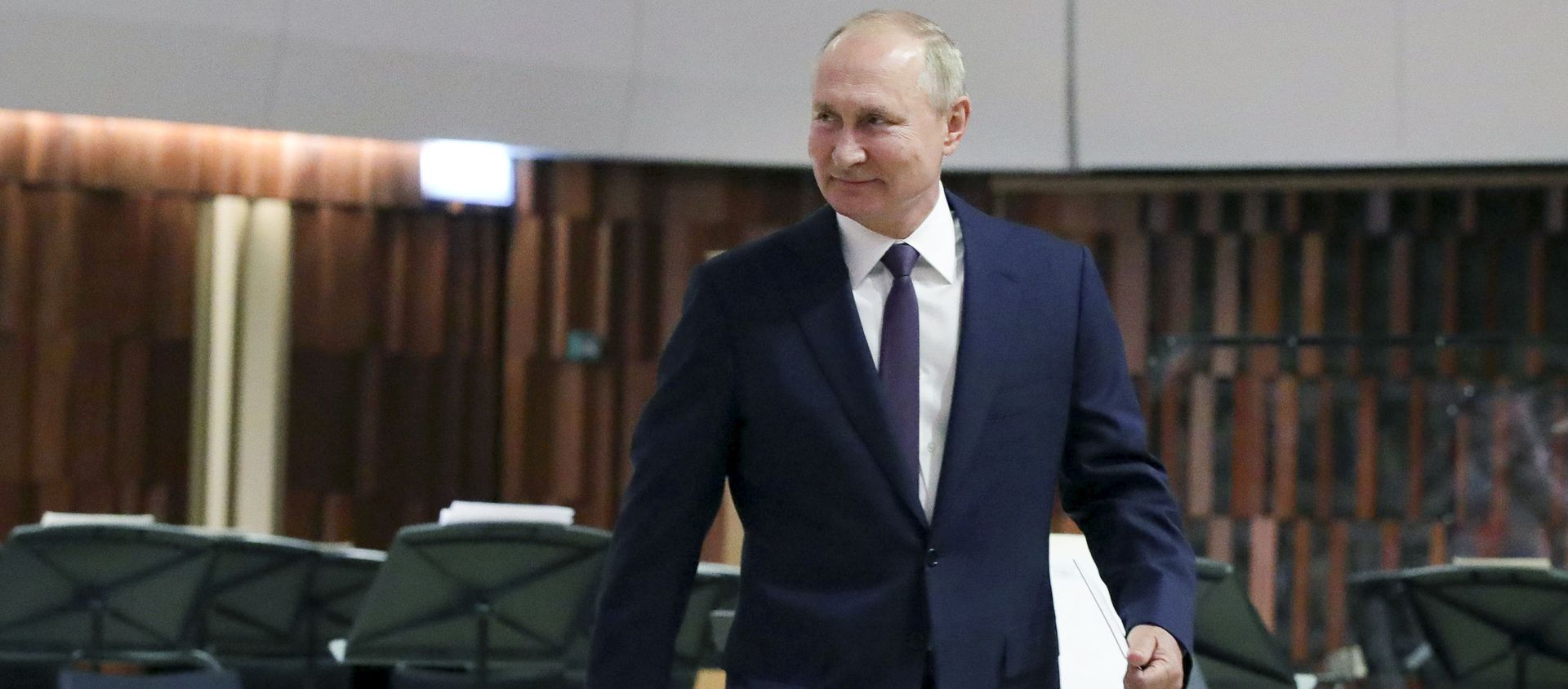 Russian President Vladimir Putin walks to deliver an address, during the opening of the Concert Hall in the Zaryadye Park near the Kremlin marking the Day of the City in Moscow, Russia, Saturday, 5 September 2020. Russian President Vladimir Putin walks to deliver an address, during the opening of the Concert Hall in the Zaryadye Park near the Kremlin marking the Day of the City in Moscow, Russia, Saturday, 5 September 2020. - Sputnik International, 1920, 11.10.2020