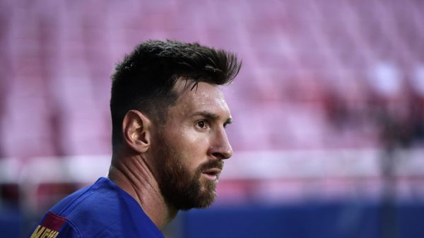 Barcelona's Lionel Messi looks on during the Champions League quarterfinal match between FC Barcelona and Bayern Munich at the Luz stadium in Lisbon, Portugal, Friday, 14 August 2020. - Sputnik International
