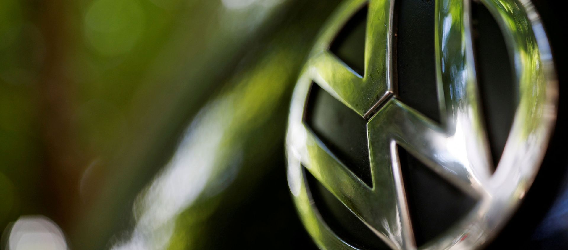 A logo of German carmaker Volkswagen is seen on a car parked on a street in Paris, France, July 9, 2020 A logo of German carmaker Volkswagen is seen on a car parked on a street in Paris, France, July 9, 2020 - Sputnik International, 1920, 28.09.2020