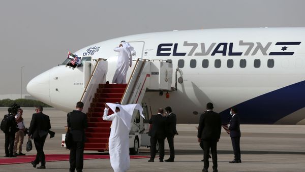 The Israeli flag carrier El Al's airliner carrying Israeli and U.S. delegates is seen after landing at Abu Dhabi International Airport, in Abu Dhabi, United Arab Emirates August 31, 2020. - Sputnik International