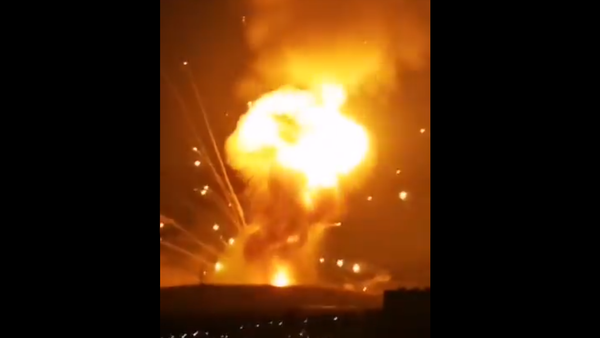 Screenshot from a video allegedly showing a massive explosion hitting the outskirts of Jordanian city of Zarqa - Sputnik International
