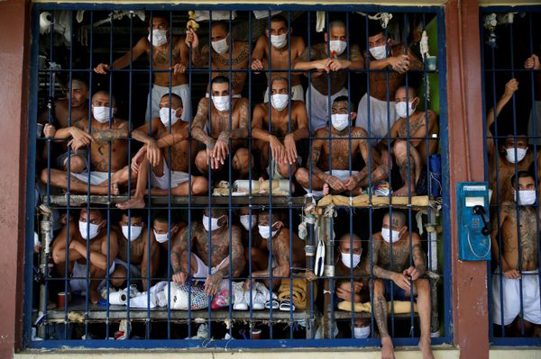 Gang members are seen inside a cell at Quezaltepeque jail during a media tour, in Quezaltepeque, El Salvador September 4, 2020 Gang members are seen inside a cell at Quezaltepeque jail during a media tour, in Quezaltepeque, El Salvador September 4, 2020 - Sputnik International