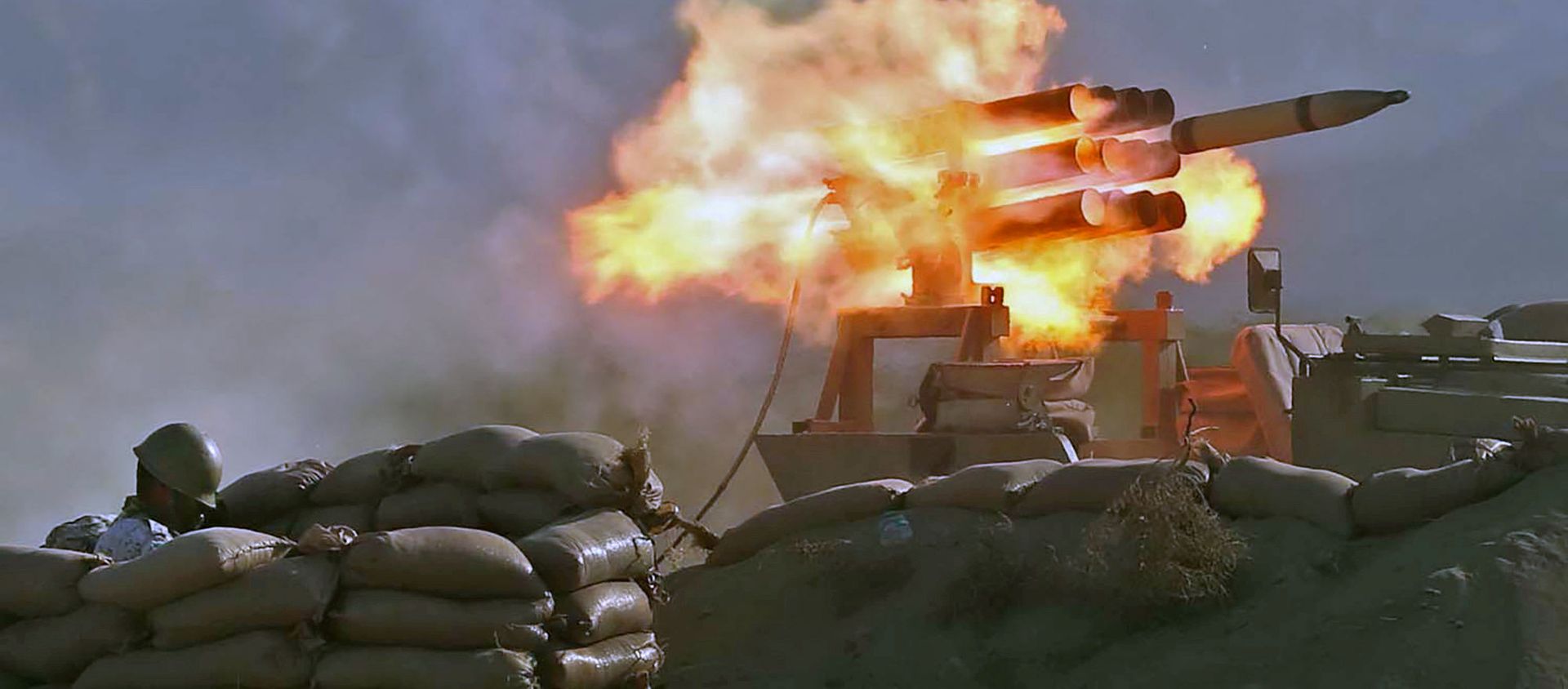 Members of the Iranian army fire missiles during the annual military drill, dubbed “Zolphaghar 99”, in the Gulf of Oman, Iran on September 8, 2020 Members of the Iranian army fire missiles during the annual military drill, dubbed “Zolphaghar 99”, in the Gulf of Oman, Iran on September 8, 2020 - Sputnik International, 1920, 13.09.2020