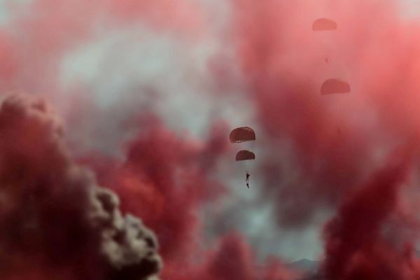Member of the Iranian army paratroopers take part in the annual military drill, dubbed “Zolphaghar 99”, in the Gulf of Oman, Iran on September 8, 2020 Member of the Iranian army paratroopers take part in the annual military drill, dubbed “Zolphaghar 99”, in the Gulf of Oman, Iran on September 8, 2020 - Sputnik International