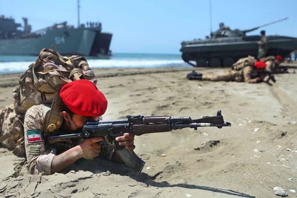 A member of the Iranian army takes part in the annual military drill, dubbed “Zolphaghar 99”, in the Gulf of Oman, Iran on September 8, 2020 A member of the Iranian army takes part in the annual military drill, dubbed “Zolphaghar 99”, in the Gulf of Oman, Iran on September 8, 2020 - Sputnik International