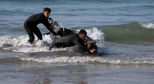 Members of the Iranian army take part in the annual military drill, dubbed “Zolphaghar 99”, in the Gulf of Oman, Iran on September 7, 2020. Members of the Iranian army take part in the annual military drill, dubbed “Zolphaghar 99”, in the Gulf of Oman, Iran on September 7, 2020. - Sputnik International