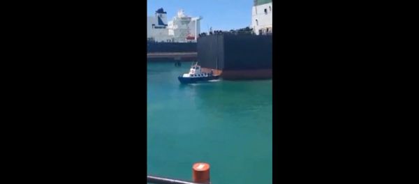 Iranian VLCC supertanker carrying 2 million barrels of gas condensate suddenly pops up at the José Terminal, Venezuela - Sputnik International