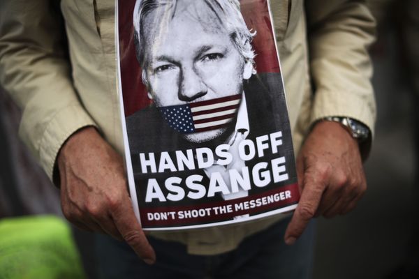 If Assange is Charged With Espionage, the New York Times Should Also be Prosecuted, Snowden Says If Assange is Charged With Espionage, the New York Times Should Also be Prosecuted, Snowden Says - Sputnik International