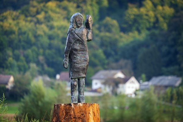 'Melania Trump' Likeness in Slovenia Turns Bronze After Being Burned in a Fire 'Melania Trump' Likeness in Slovenia Turns Bronze After Being Burned in a Fire - Sputnik International