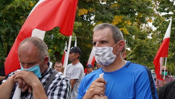 Polish farmers take part in a demonstration against a proposed ban on fur farms and kosher meat exports on  September 16, 2020 in Warsaw.  - Sputnik International