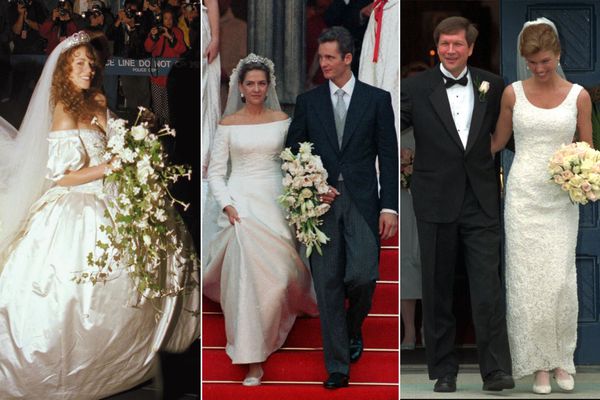 Singer Mariah Carey (L) marries producer Tommy Mottola on 5 June 1993; Infanta Cristina of Spain (c) after wedding with Spanish handball player Iñaki Urdangarin on 4 October 1997; American businesswoman Karen Waldbillig Kasich and American politician John Kasich on 22 March 1997. Singer Mariah Carey (L) marries producer Tommy Mottola on 5 June 1993; Infanta Cristina of Spain (c) after wedding with Spanish handball player Iñaki Urdangarin on 4 October 1997; American businesswoman Karen Waldbillig Kasich and American politician John Kasich on 22 March 1997. - Sputnik International
