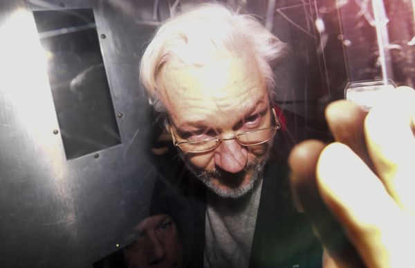 Father of Assange Says US Wants to 'Break' His Son as 'Revenge' for Exposing State War Crimes Father of Assange Says US Wants to 'Break' His Son as 'Revenge' for Exposing State War Crimes - Sputnik International