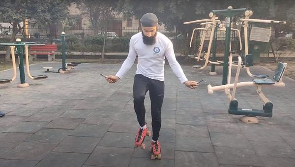 GUINNESS WORLD RECORD | Most on Rollerskates in one minute | Jump Rope Skipping World Record - Sputnik International