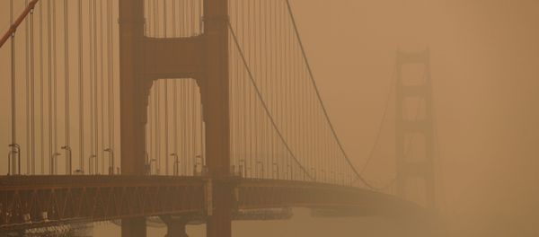 The Golden Gate Bridge is seen under a smoke filled sky from California wildfires in San Francisco, California, U.S., September 10, 2020. - Sputnik International