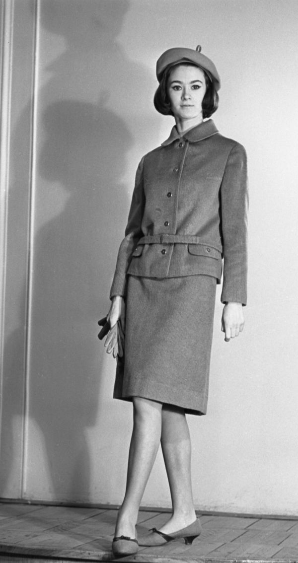 A model wears a costume from the 1965 autumn-winter collection A model wears a costume from the 1965 autumn-winter collection - Sputnik International