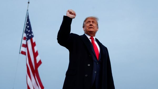 U.S. President Donald Trump gestures during a campaign event in Fayetteville, Arkansas, 19 September 2020. U.S. President Donald Trump gestures during a campaign event in Fayetteville, Arkansas, 19 September 2020. - Sputnik International