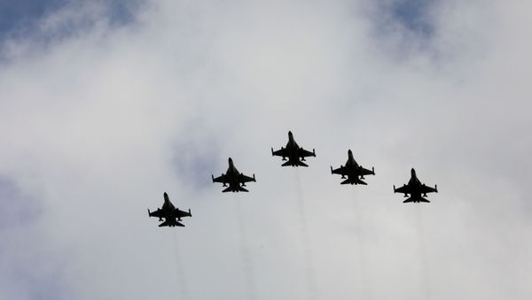 Taiwanese F-16 fighter jets fly in formation during an inauguration ceremony in Taichung, Taiwan, August 28, 2020.  - Sputnik International