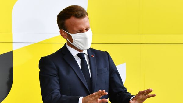 Cycling - Tour de France - Stage 17 - Grenoble to Meribel Col De La Loze - France - September 16, 2020. French President Emmanuel Macron gestures Cycling - Tour de France - Stage 17 - Grenoble to Meribel Col De La Loze - France - September 16, 2020. French President Emmanuel Macron gestures - Sputnik International