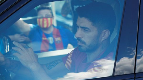 Soccer Football - FC Barcelona players arrive for Training - Ciutat Esportiva Joan Gamper, Barcelona, Spain - September 7, 2020   Barcelona's Luis Suarez as he arrives for training  - Sputnik International