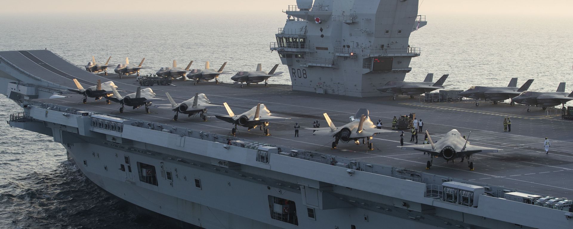 F-35B Lightning II Joint Strike Fighters assigned to Marine Fighter Attack Squadron (VMFA) 211 The Wake Island Avengers and the United Kingdom's Lightning 617 Squadron shortly after embarking onboard HMS Queen Elizabeth on 22 September, 2020, off the coast of the United Kingdom. F-35B Lightning II Joint Strike Fighters assigned to Marine Fighter Attack Squadron (VMFA) 211 The Wake Island Avengers and the United Kingdom's Lightning 617 Squadron shortly after embarking onboard HMS Queen Elizabeth on 22 September, 2020, off the coast of the United Kingdom. - Sputnik International, 1920, 31.01.2024