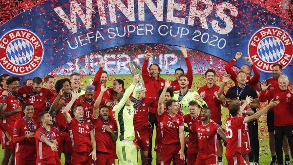 Soccer Football - European Super Cup - Bayern Munich v Sevilla - Puskas Arena, Budapest, Hungary - September 24, 2020.  Bayern Munich celebrate with the trophy after winning the European Super Cup - Sputnik International