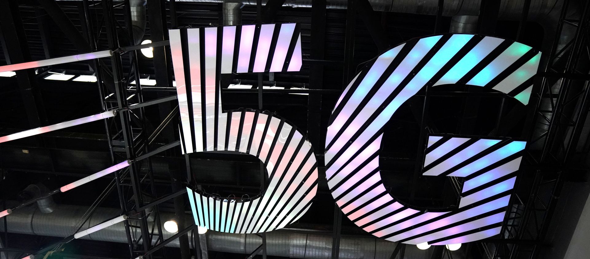 A sign of 5G is seen at the 2020 China International Fair for Trade in Services (CIFTIS) in Beijing, China September 4, 2020 A sign of 5G is seen at the 2020 China International Fair for Trade in Services (CIFTIS) in Beijing, China September 4, 2020 - Sputnik International, 1920, 22.10.2020