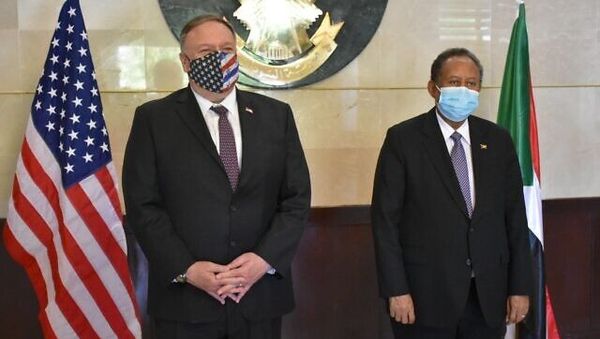 Sudanese Prime Minister Abdullah Hamdok hosts Secretary of State Mike Pompeo on August 25, 2020 - Sputnik International