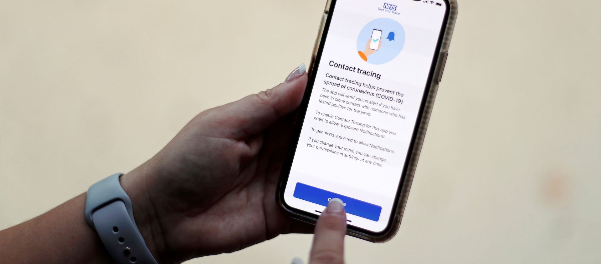The coronavirus disease (COVID-19) contact tracing smartphone app of Britain's National Health Service (NHS) is displayed on an iPhone in this illustration photograph taken in Keele, Britain, September 24, 2020.  - Sputnik International, 1920, 27.09.2020