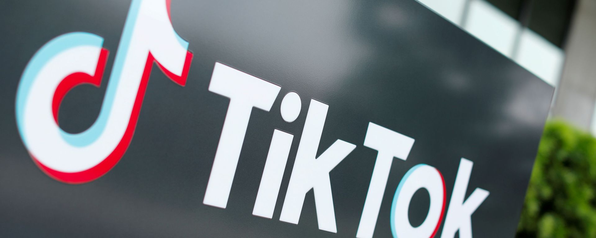 The TikTok logo is pictured outside the company's U.S. head office in Culver City, California, U.S., Sept. 15, 2020. The TikTok logo is pictured outside the company's U.S. head office in Culver City, California, U.S., Sept. 15, 2020. - Sputnik International, 1920, 28.09.2020