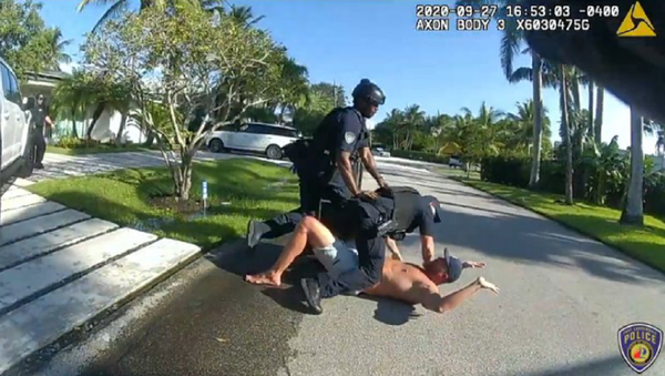 Body Camera Footage Shows Ex-Trump Campaign Manager Brad Parscale Tackled During Police Standoff - Sputnik International