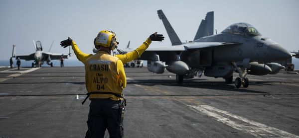 Video: US-Led Coalition Conducts Carrier-Launched Airstrikes on Daesh Targets in Iraq Video: US-Led Coalition Conducts Carrier-Launched Airstrikes on Daesh Targets in Iraq - Sputnik International