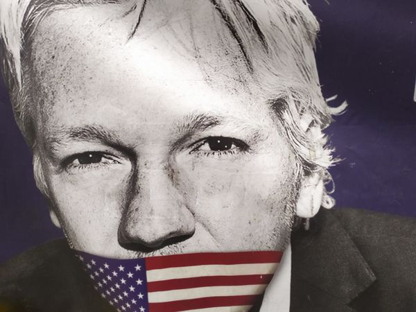 UK Judge to Decide Whether to Extradite Assange to US on Monday UK Judge to Decide Whether to Extradite Assange to US on Monday - Sputnik International