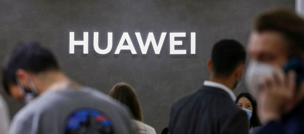 The Huawei logo is seen at the IFA consumer technology fair, amid the coronavirus disease (COVID-19) outbreak, in Berlin, Germany September 3, 2020 - Sputnik International