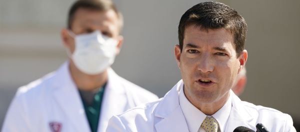 Dr. Sean Conley, physician to President Donald Trump, briefs reporters at Walter Reed National Military Medical Center in Bethesda, Md., Sunday, Oct. 4, 2020 - Sputnik International