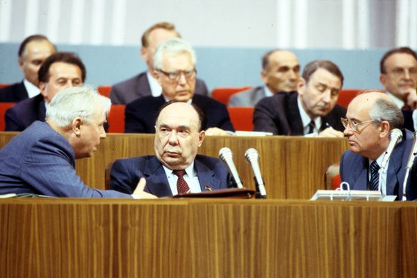 How a Senior Gorbachev Advisor’s Involvement in Karabakh Conflict Helped Set Region on Fire - Sputnik International