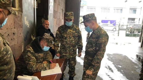 Son of Armenian PM Has Voluntarily Enlisted in the Army - Sputnik International
