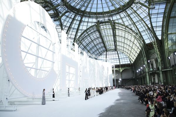 Elegance on Display: Most Beautiful Models During Paris Fashion Week - Sputnik International