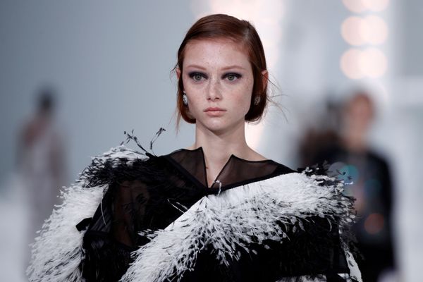 Elegance on Display: Most Beautiful Models During Paris Fashion Week - Sputnik International
